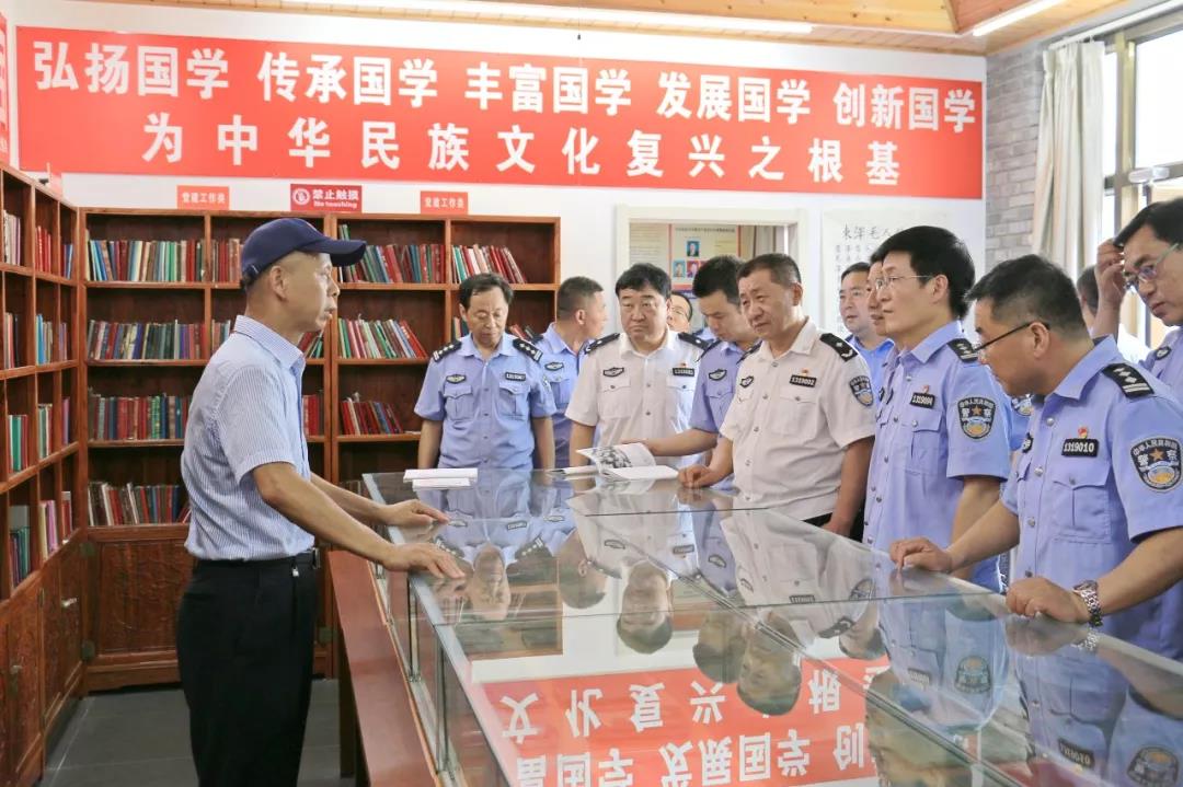 河北省冀中监狱组织全体党支部书记参观党员日记博物馆